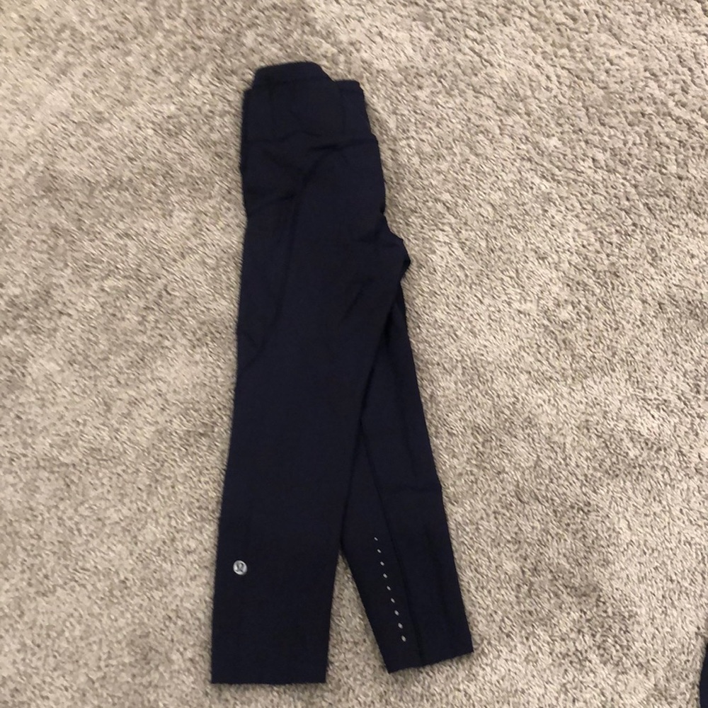 Lululemon Cropped Navy Leggings